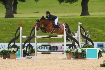 Tatiane Mauree & Horseabout Zibu head the National 148cm Championship Tatiane Mauree & Horseabout Zibu head the National 148cm Championship